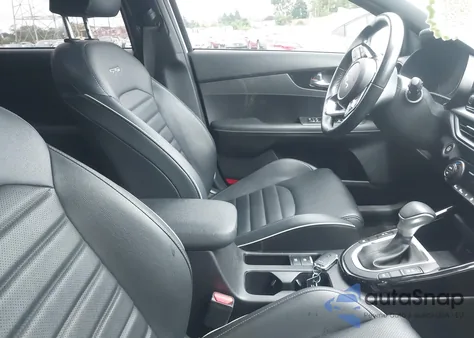 2022 Kia Forte Gt-Line z USA, uszkodzony, nr VIN 3KPF54AD4NE431993